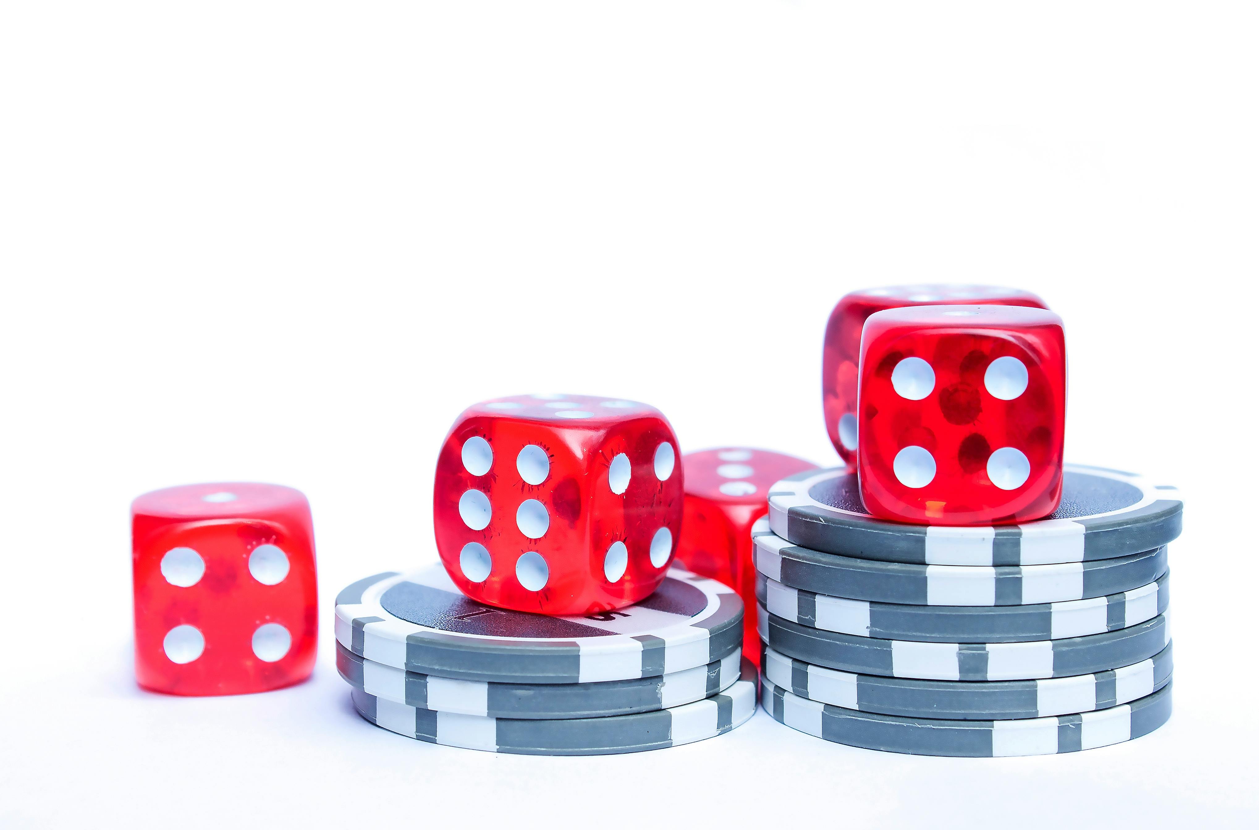 Live casino dealer and slot game interface on apk rp777